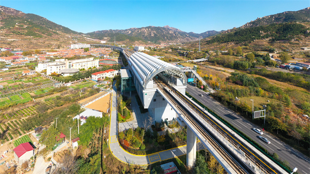  U-Bahn-Straßenbahn-Fußgängerbrückenprojekt